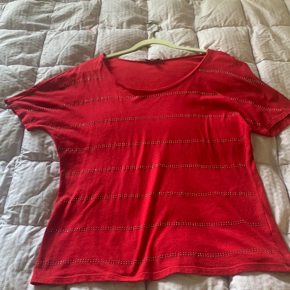 BELLEFLEUR red t-shirt MEDIUM w/silver rhinestone stripes on front & back is red